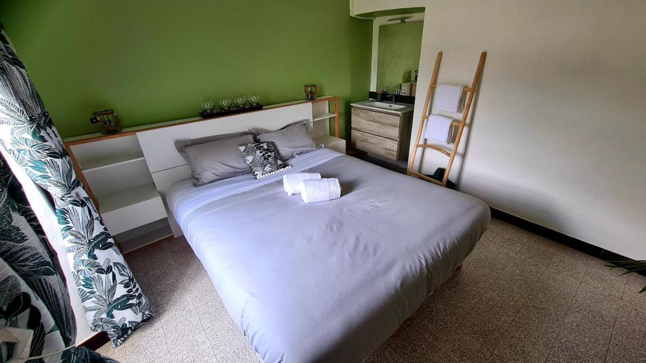 Lou Mouli Di Baou Bed & Breakfast Labeaume Dış mekan fotoğraf