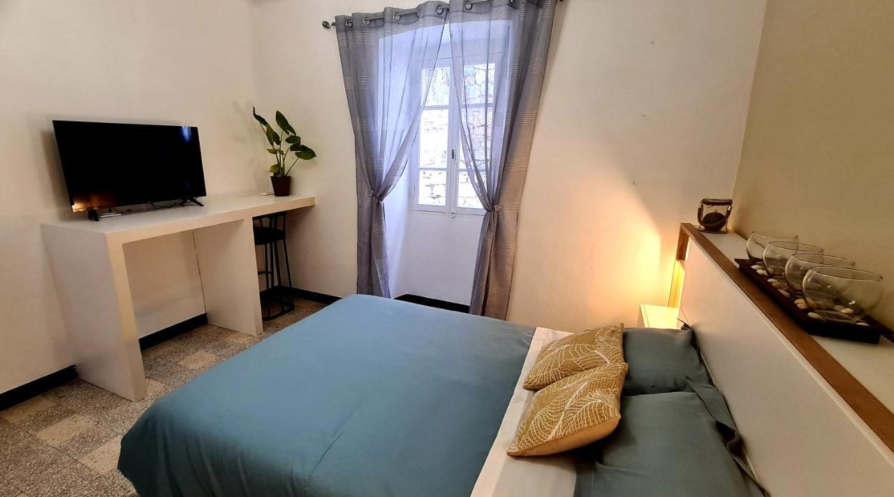 Lou Mouli Di Baou Bed & Breakfast Labeaume Dış mekan fotoğraf