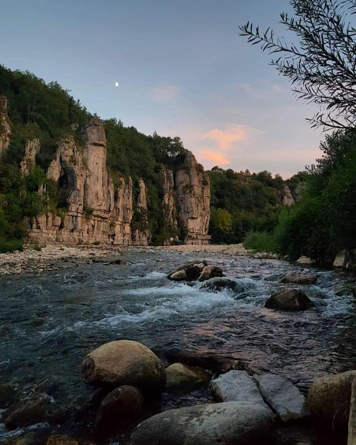 Lou Mouli Di Baou Bed & Breakfast Labeaume Dış mekan fotoğraf